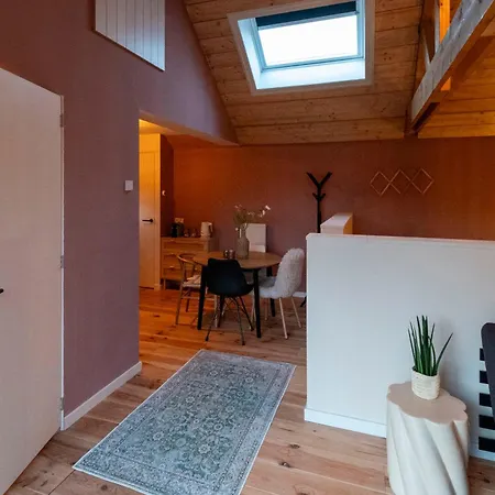 Houten Met Keuken En Tuin, Vlakbij Bergen Op Zoom Halsteren