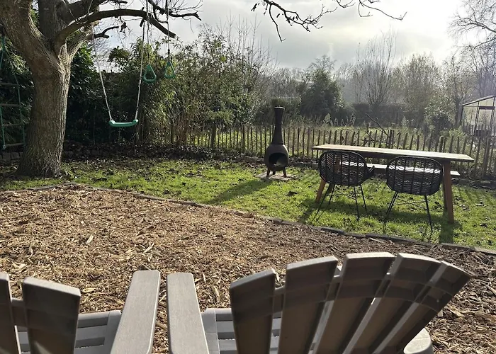 Houten Met Keuken En Tuin In Halsteren, Bergen Op Zoom Holiday home Halsteren