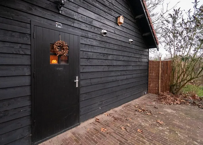 Holiday home Houten Met Keuken En Tuin In Halsteren, Bergen Op Zoom *