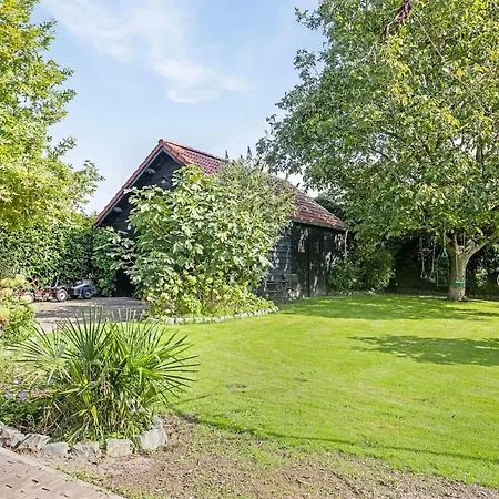 Houten Met Keuken En Tuin, Vlakbij Bergen Op Zoom Prázdninový dům *